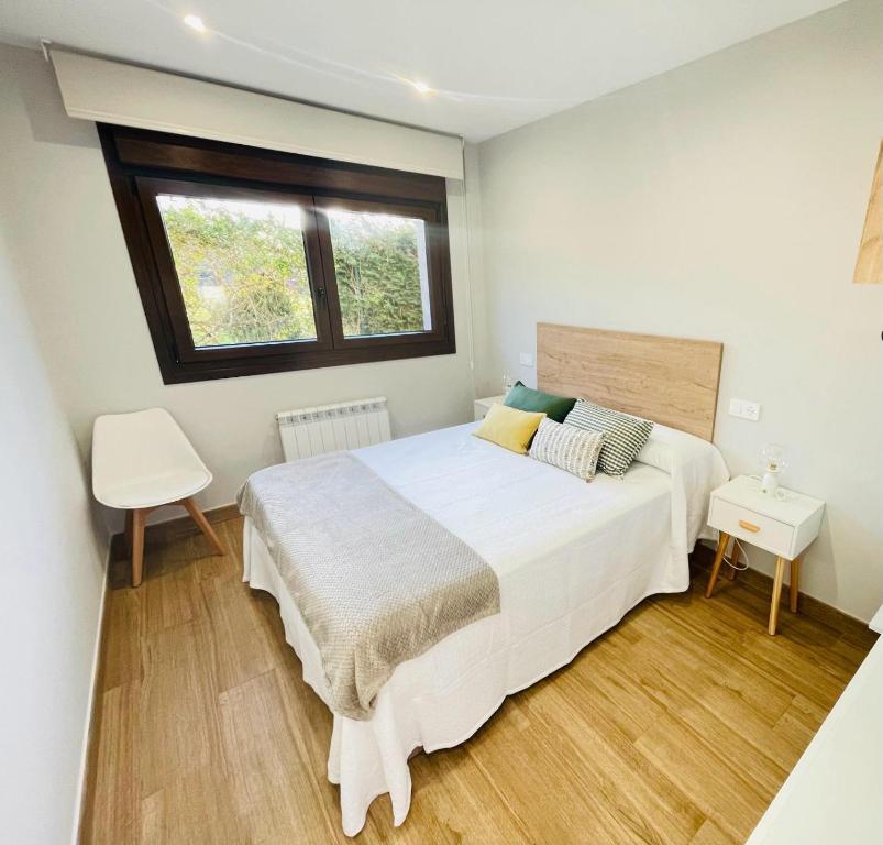 Approved bedroom source photo